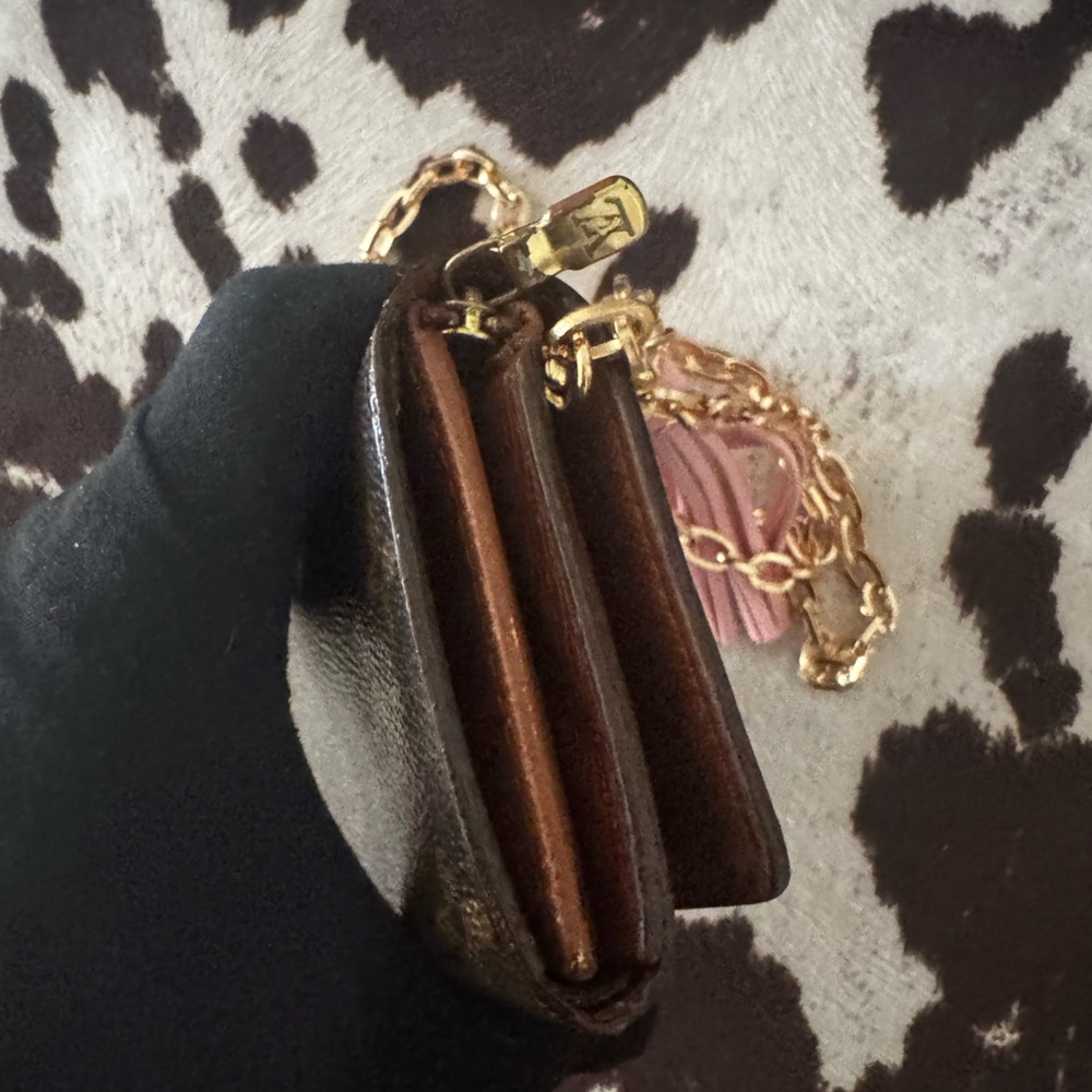 Louis Vuitton Monogram Porte Monnaie
Billets Tresor Bifold Wallet & insert - Picture 4 of 17